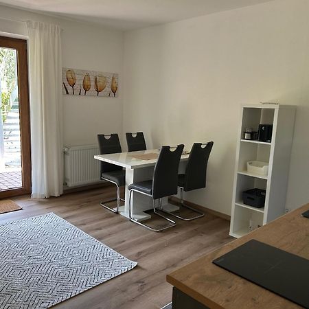 Ruhige Ferienwohnung Mit Terrasse Fuer 2 Personen Vohenstrauss Ngoại thất bức ảnh