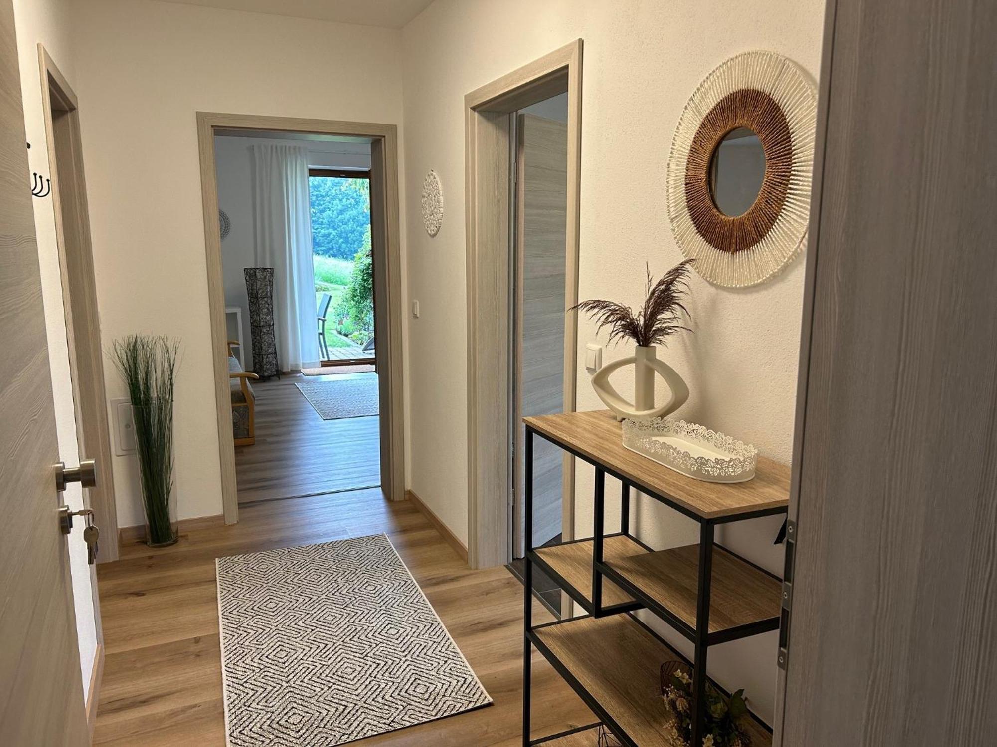 Ruhige Ferienwohnung Mit Terrasse Fuer 2 Personen Vohenstrauss Ngoại thất bức ảnh